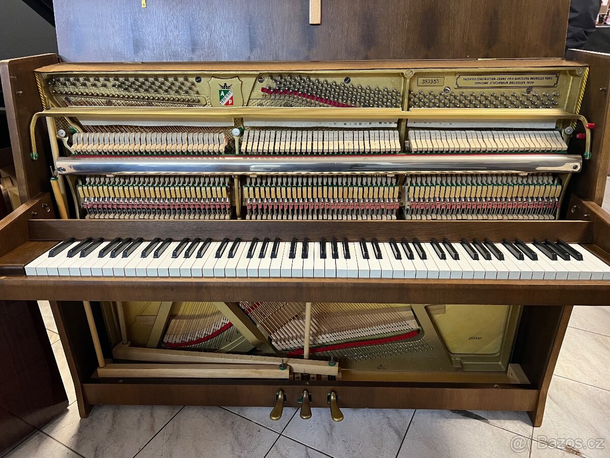 Petrof 105 se zárukou 2 roky dopravou 100 km. - 13