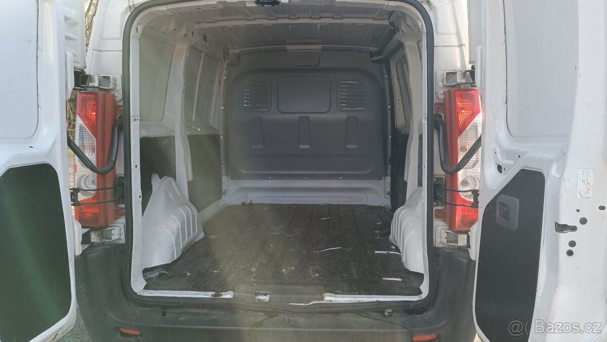 Citroën Jumpy 1,6Hdi Klima Koupeno v ČR 2015 - 13