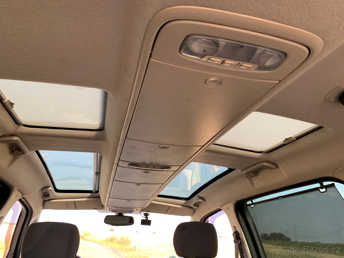 FORD GALAXY 2.2TDCi GHIA - 13