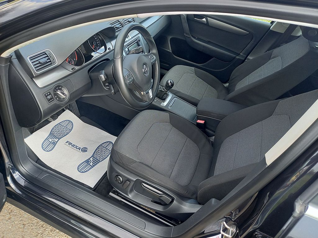 Volkswagen Passat, 2.0TDi-digiklima,navi,serviska - 13