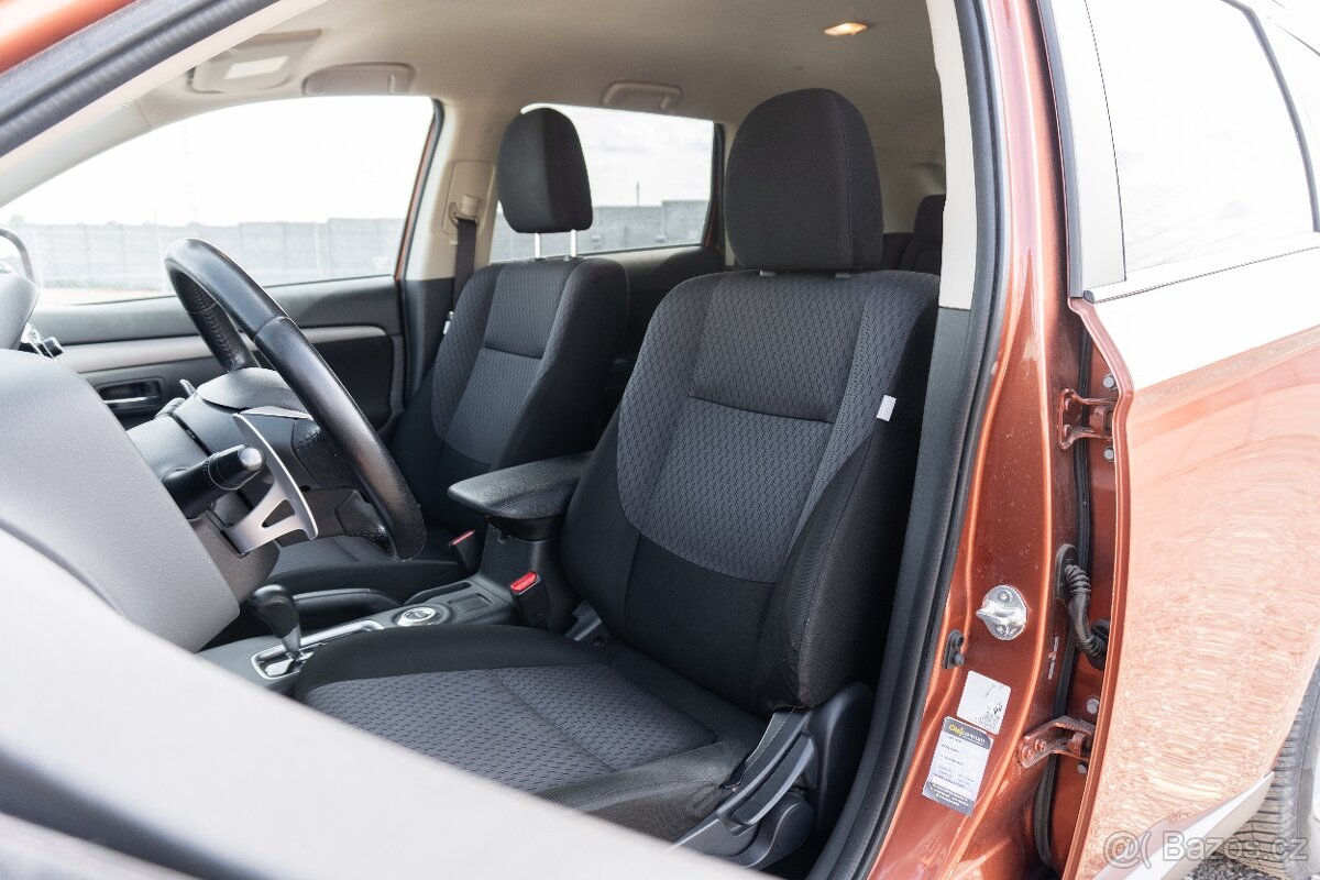 Mitsubishi Outlander 2.0 MIVEC 4x4 Automat - 13