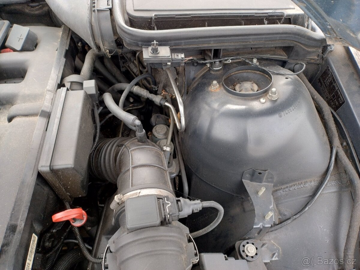 BMW E39 525i 2001 141kW - TOP VYBAVA, DILY - 13