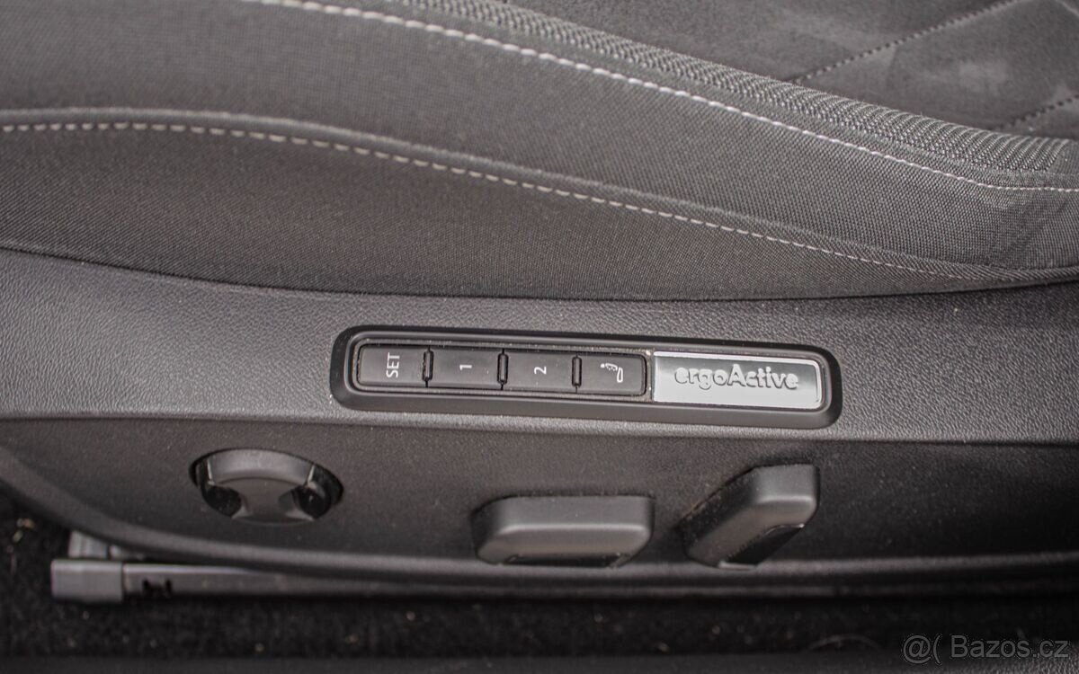 Volkswagen Golf 1.5 TSI ACT Style - 13