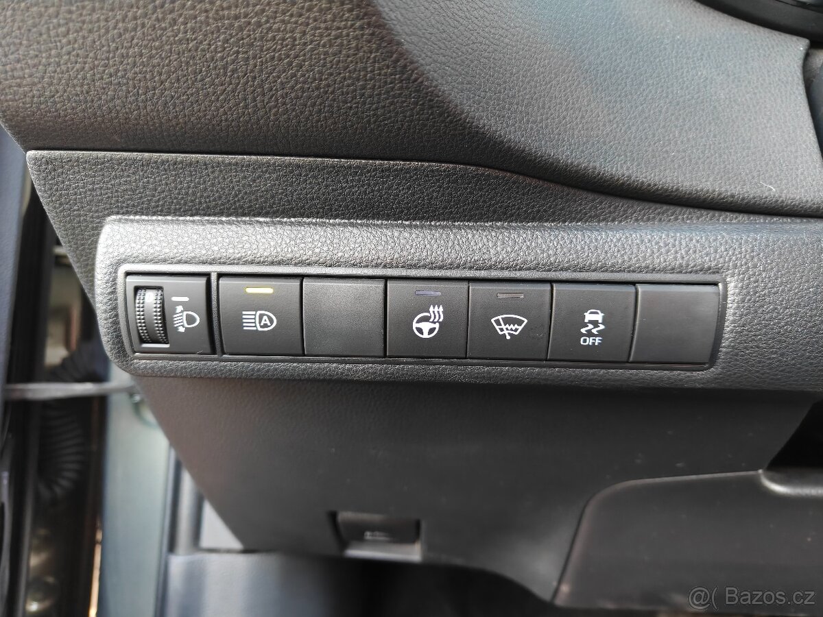 Toyota Corolla 1.8 hybrid TS - 13