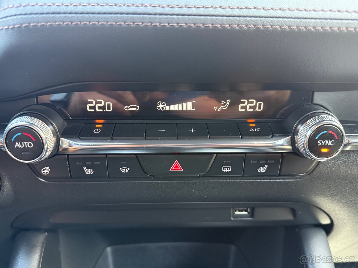 Mazda 3. Automat. Bose. ČR . - 13