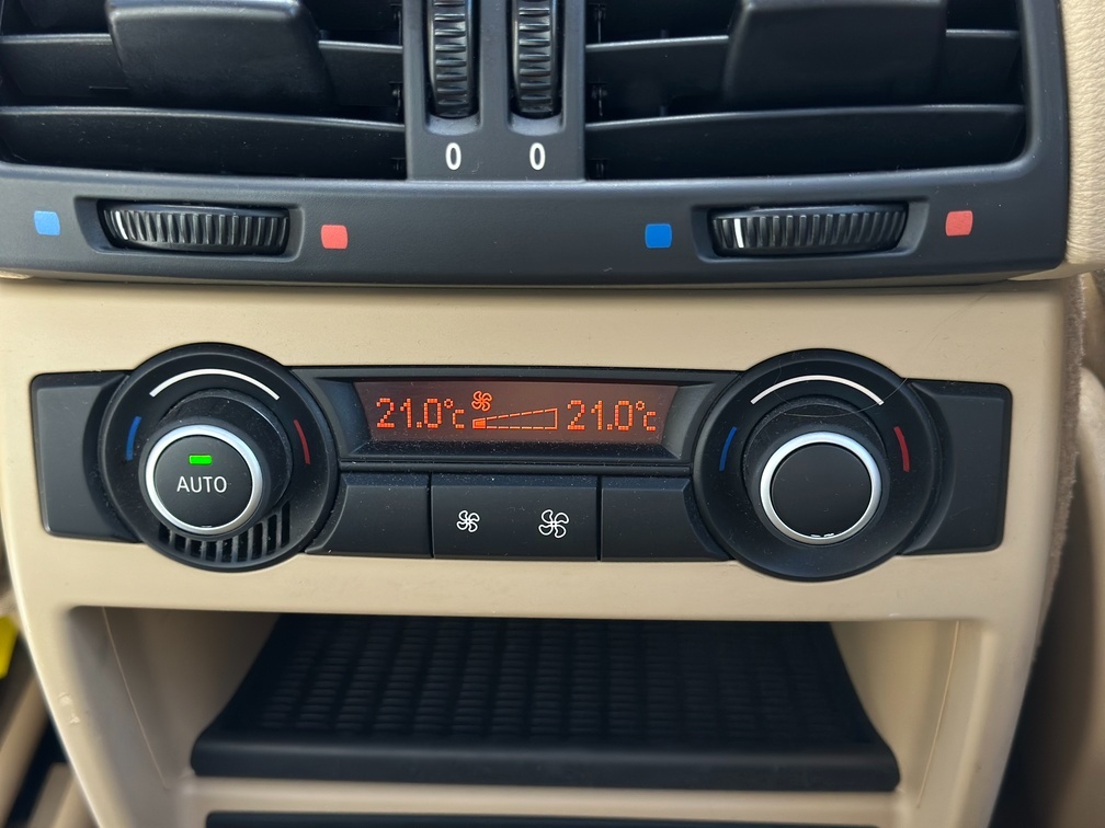 BMW X5 xDrive40d 2010 - 13
