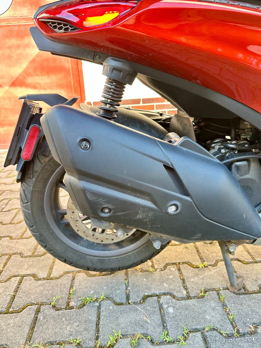 Piaggio Beverly 400 HPe - 13