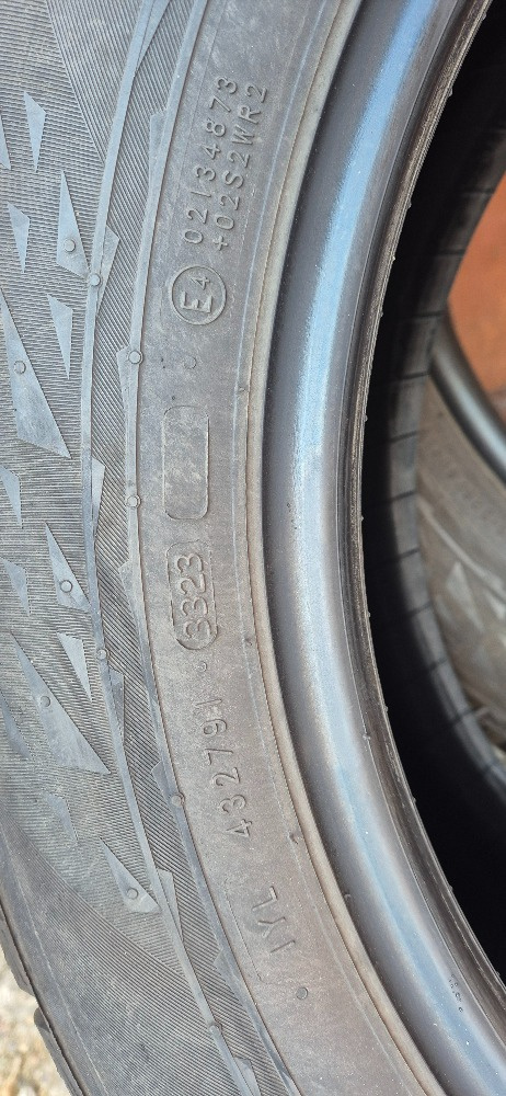 Zánovní zimní pneu 225/60 R18 104H - 13