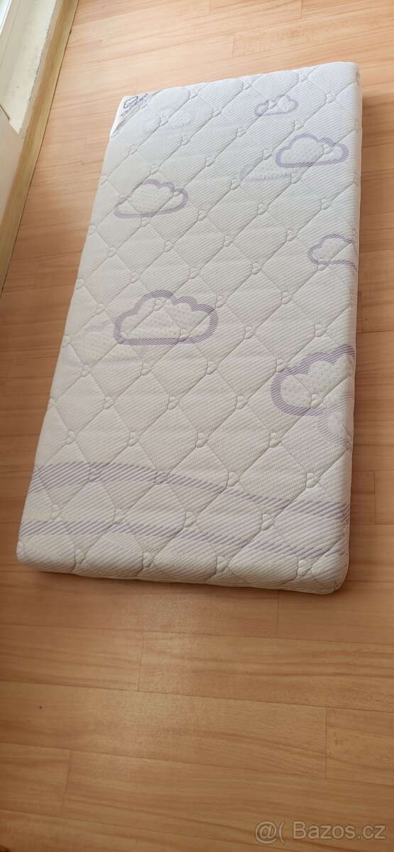 Dětská postýlka + matrace - 13