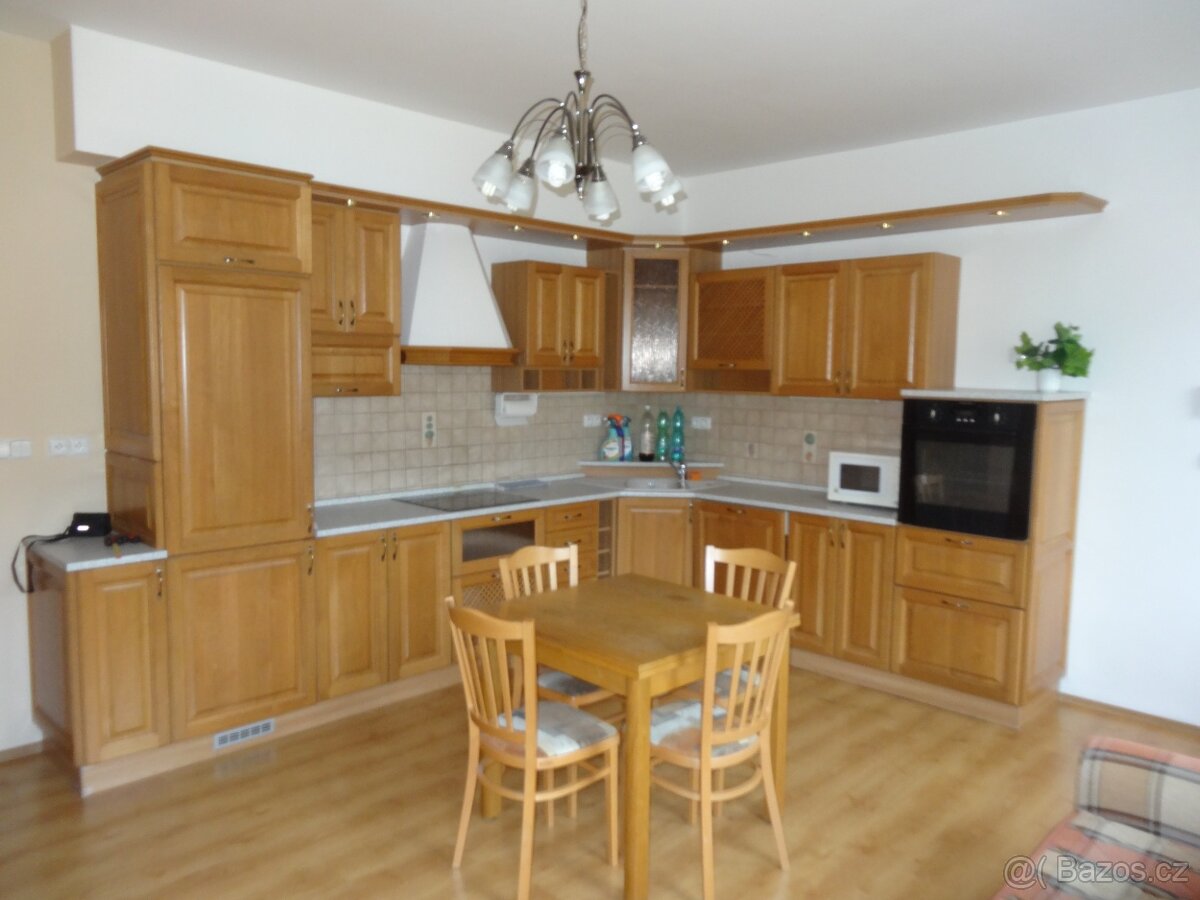 Pronájem bytu 2kk 67 m2 v historickém centru Hradce Králové - 13