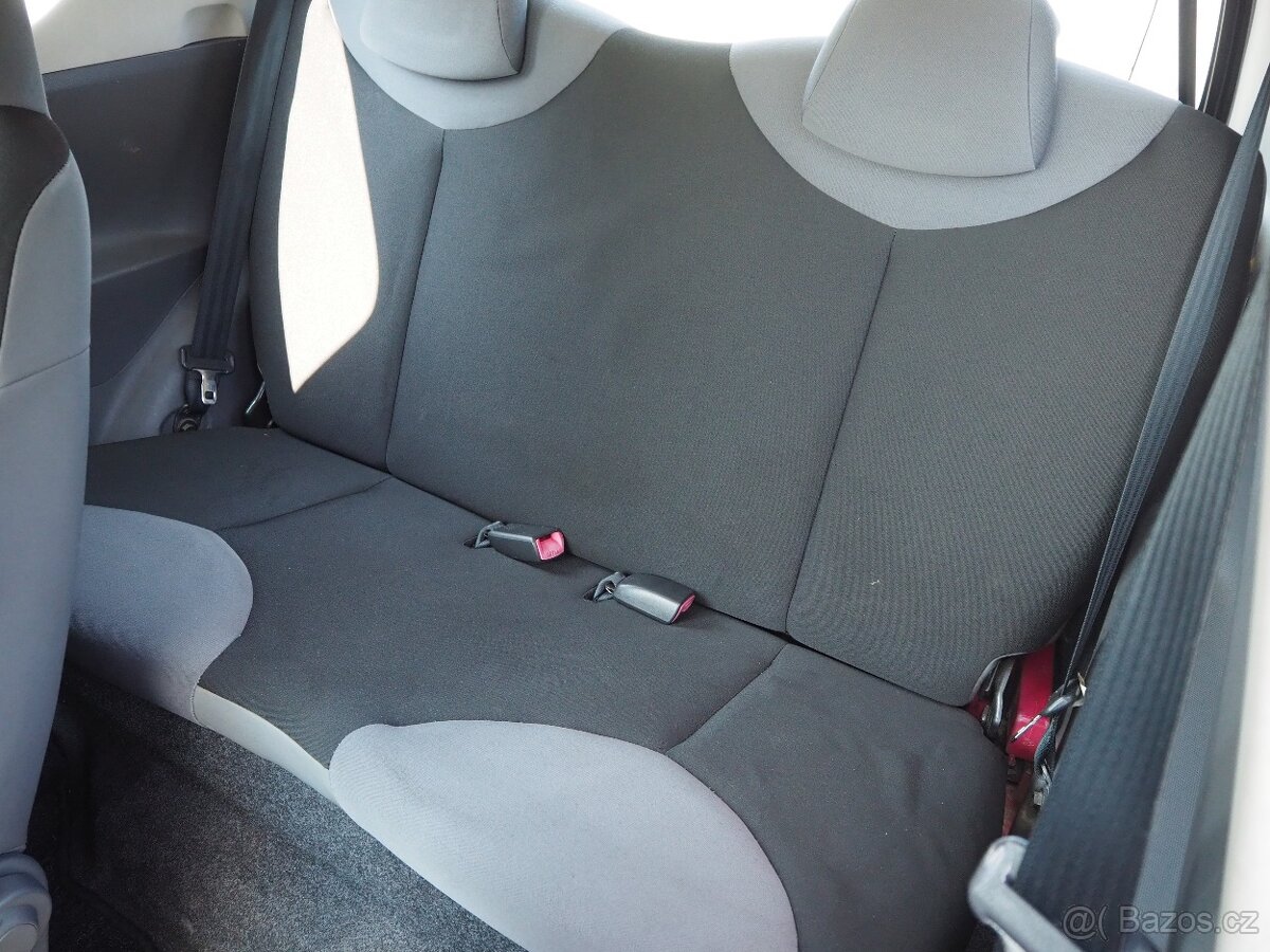 Peugeot 107 1.0 posilovač řízení - 13