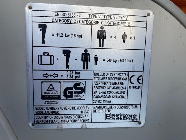 nafukovací člu s motorem a vlekem - 13