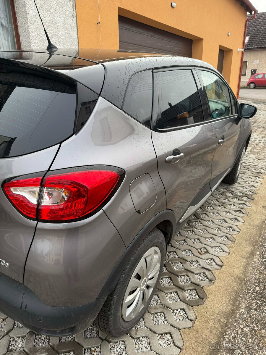 Renault Captur Hatchback 0,9 66kW 2015 naj.:114000 - 13