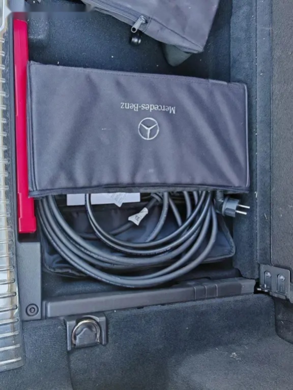 Mercedes-Benz Třídy E, E300de,Panorama,Tažné - 13