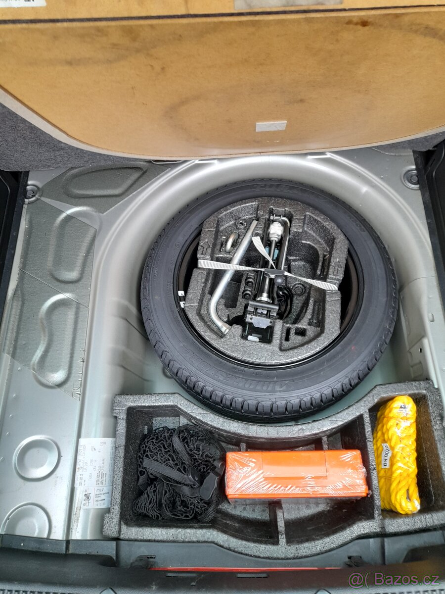 Škoda Fabia II. Combi 1.4 benzín 16v 2012 - 13