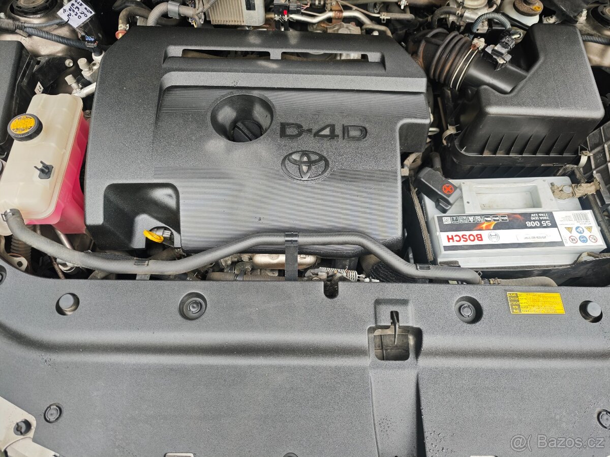 Toyota RAV4 2.2d 4x4 nová STK - 13