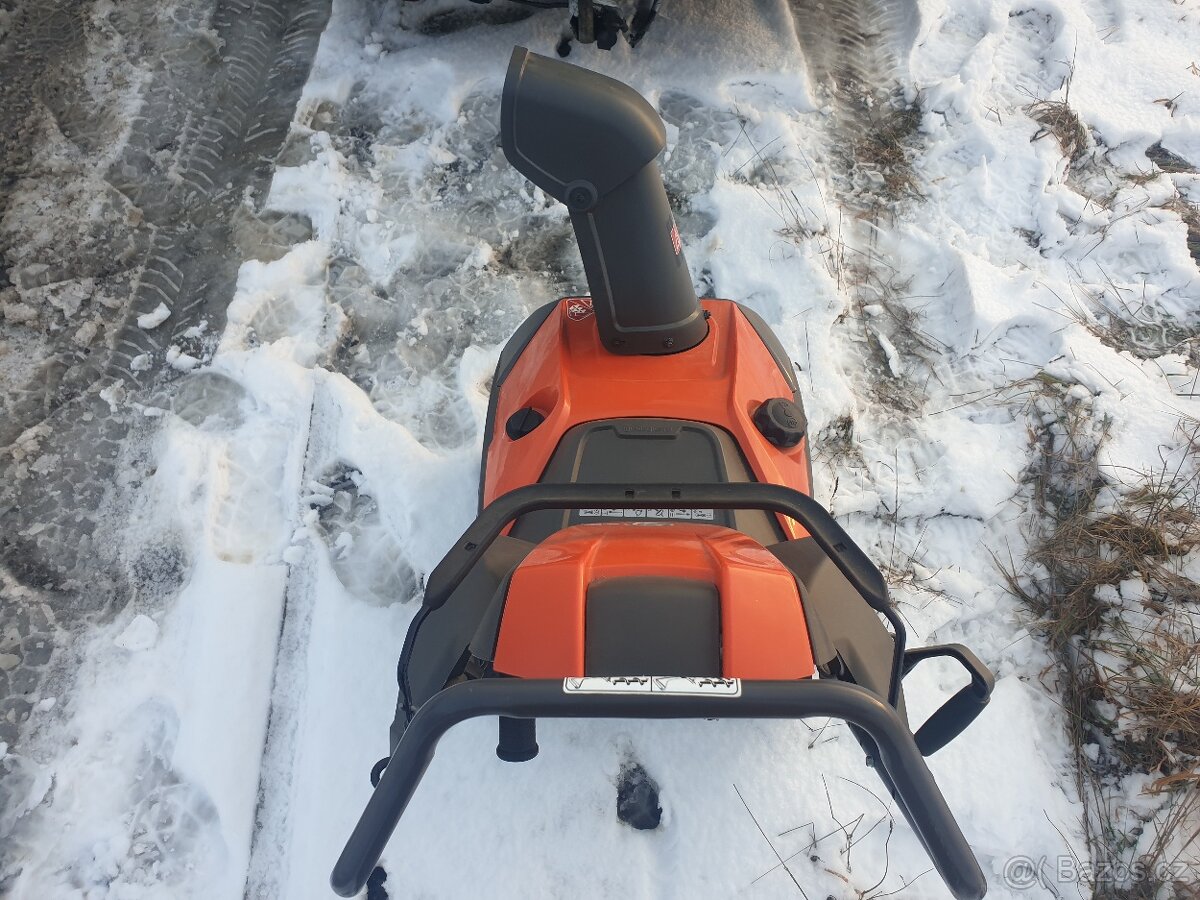 Husqvarna sněhová fréza - 13