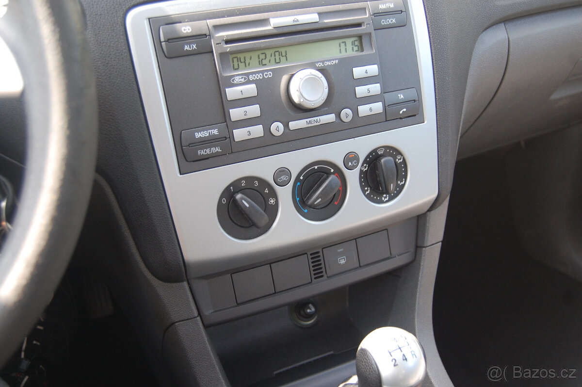 Ford Focus 1.6i - 13