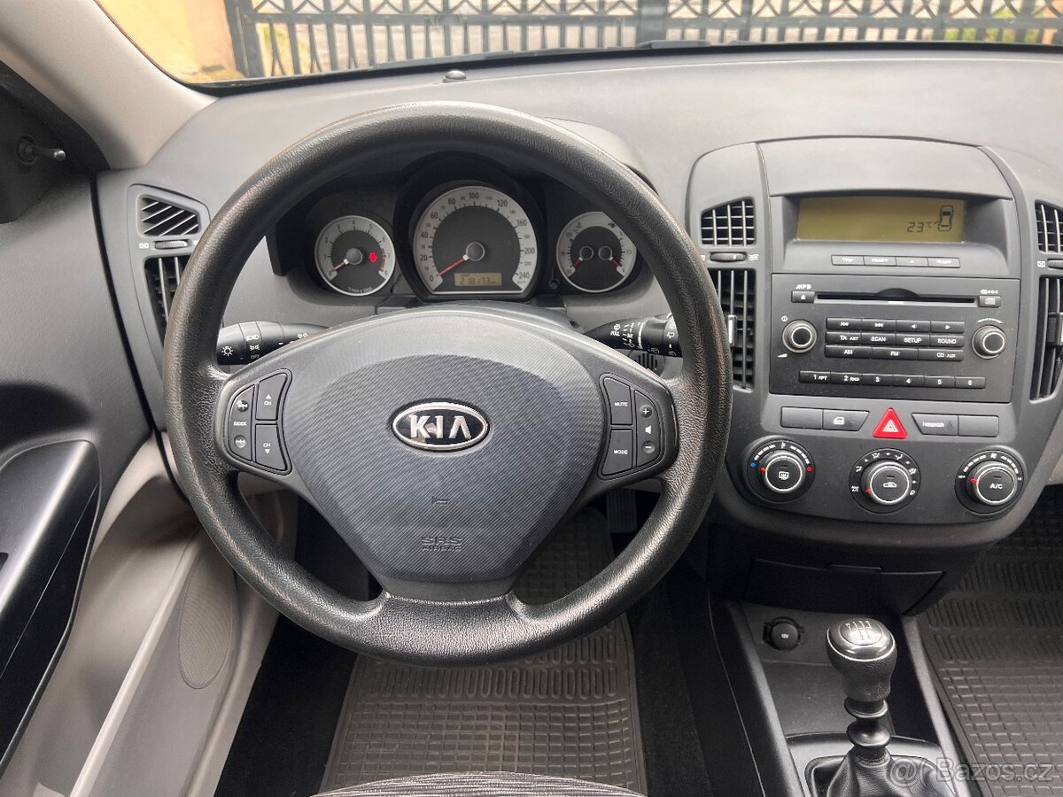 KIA CEED 1.MAJITEL 1.4i /NOVÁ-STK/ - 13