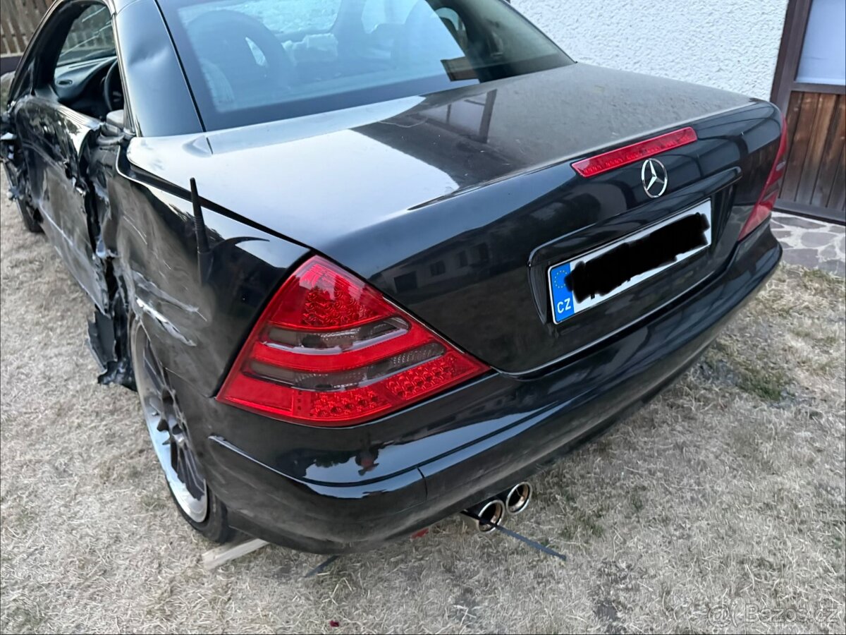 Slk 200 kompressor 2003 soubor krásných dílců - 13