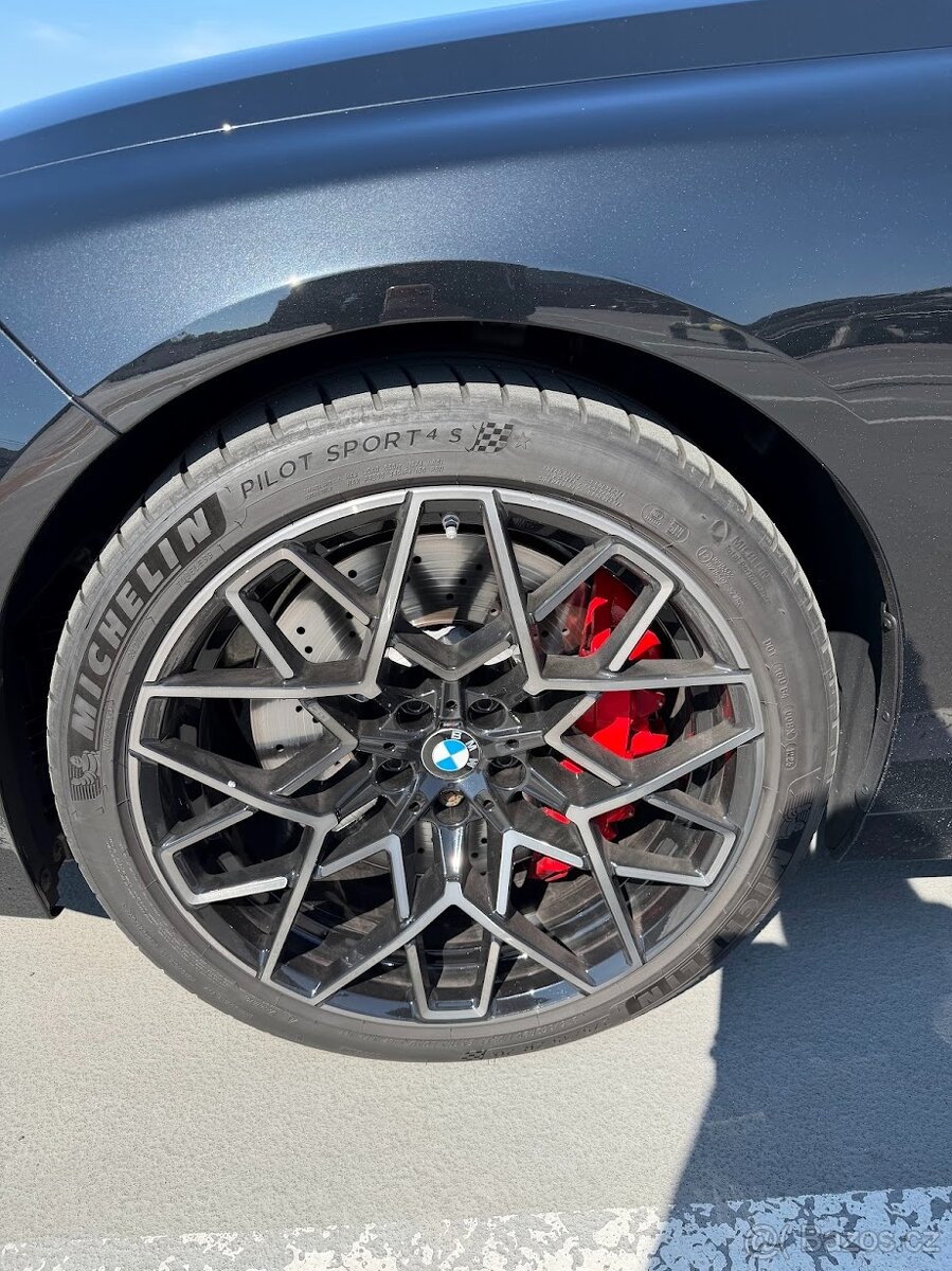 BMW M8 Competition Cabrio - plná výbava - 13