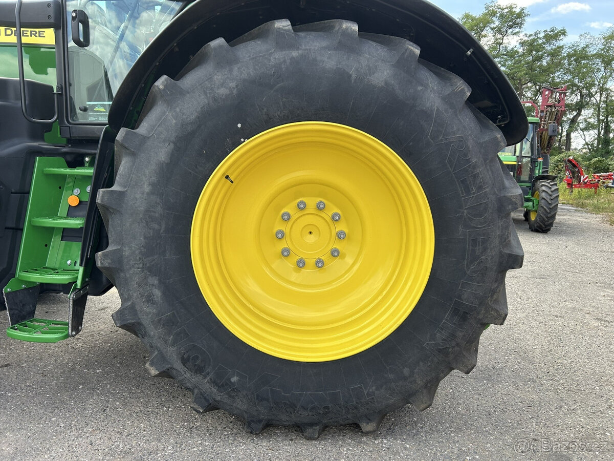 John Deere 6M 220 - 13