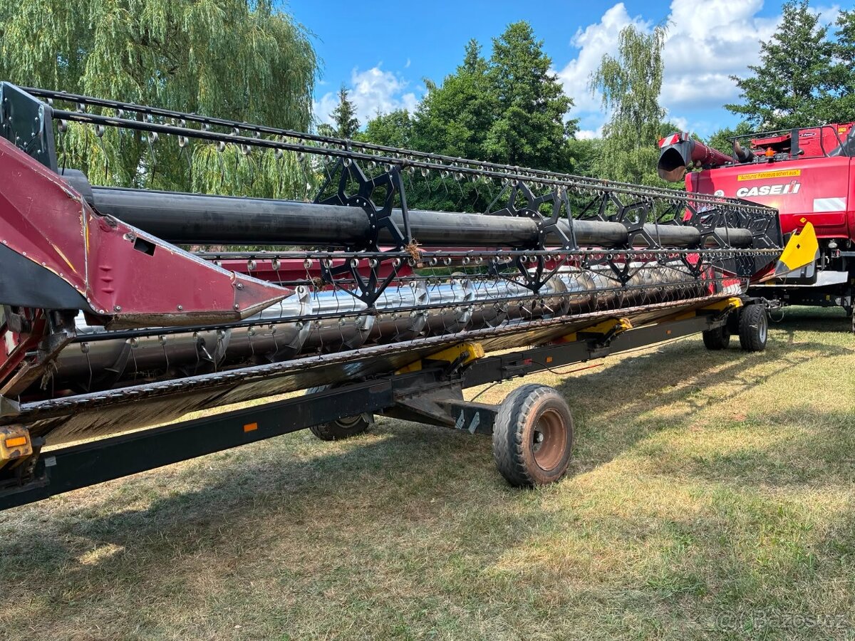 Sklízecí mlátička Case IH AF9010 - 13