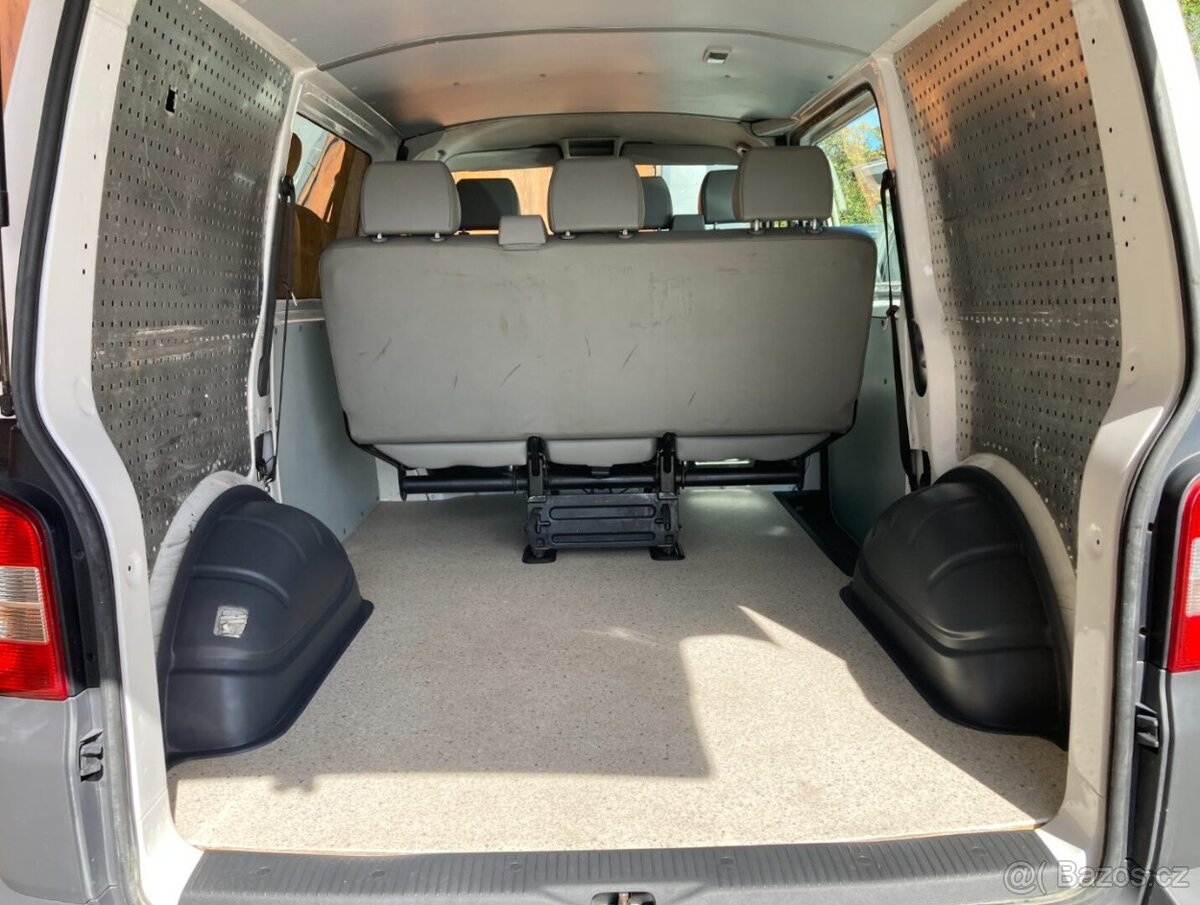 VOLKSWAGEN TRANSPORTER T5 2,0 TDi 4MOTION - 13