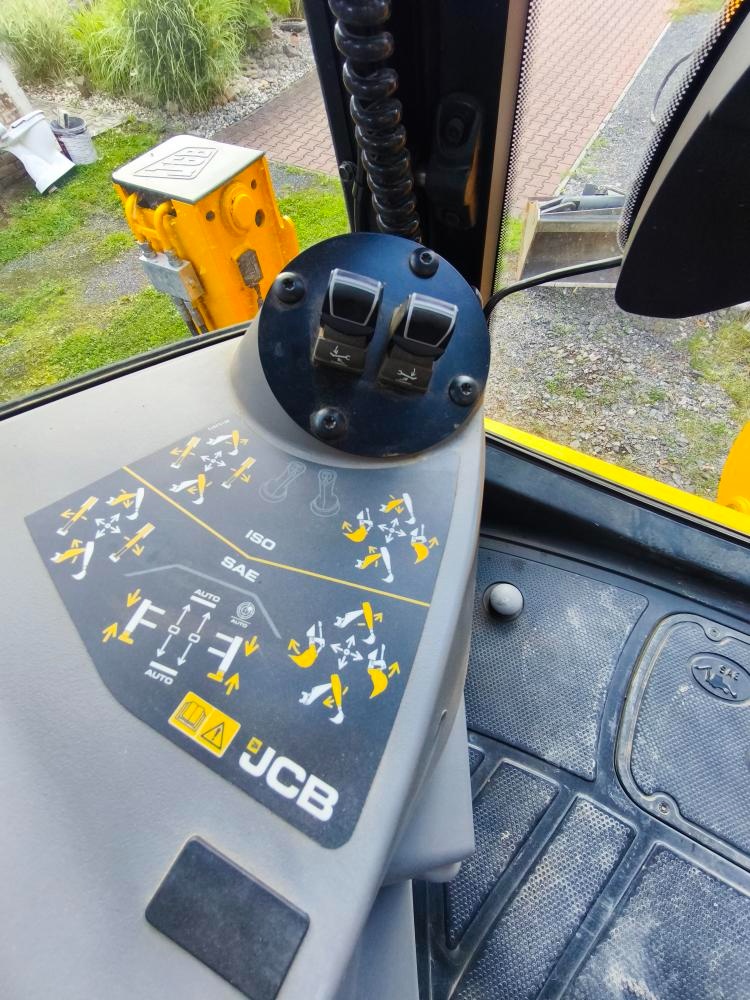 Prodám JCB 3CX - 13