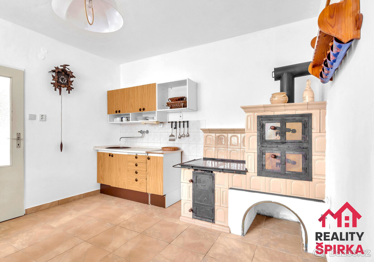 Prodej rodinného domu, pozemek 9.722 m2, obec Ludvíkov, okre - 13