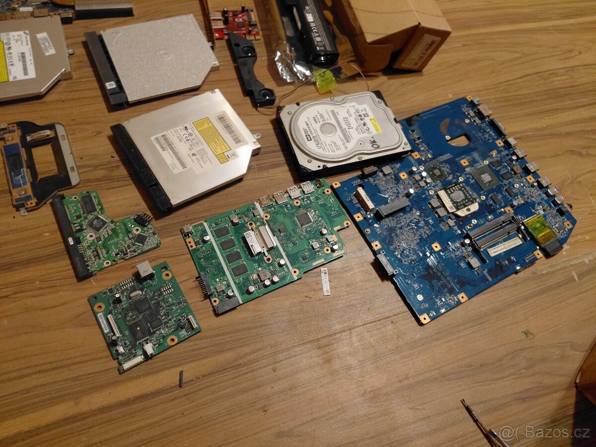 VĚTŠÍ SET HERNÍCH A PRACOVNÍCH NOTEBOOKŮ + ND - 13