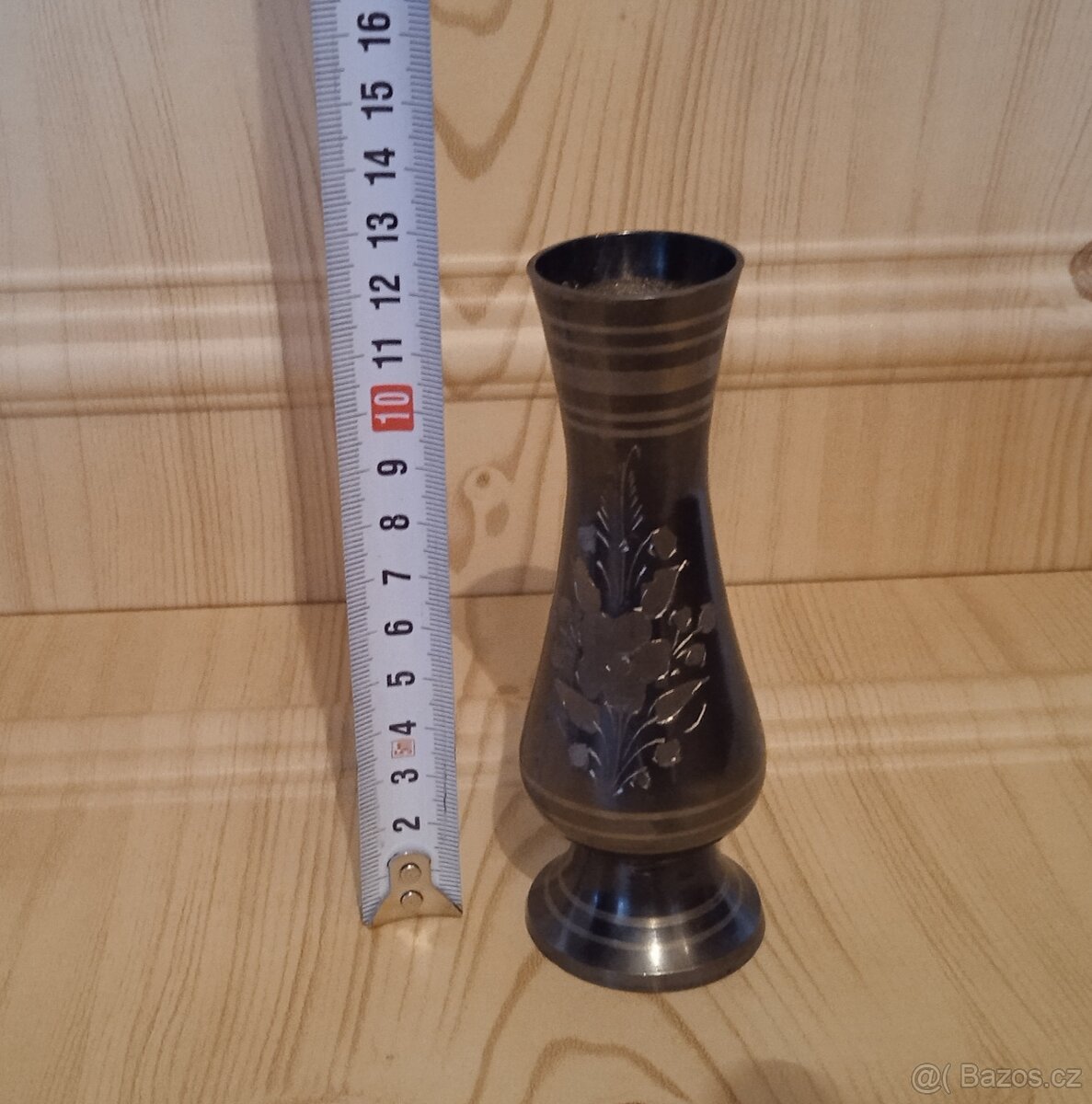 Porcelánová váza a jiné vázy a vázičky - 13