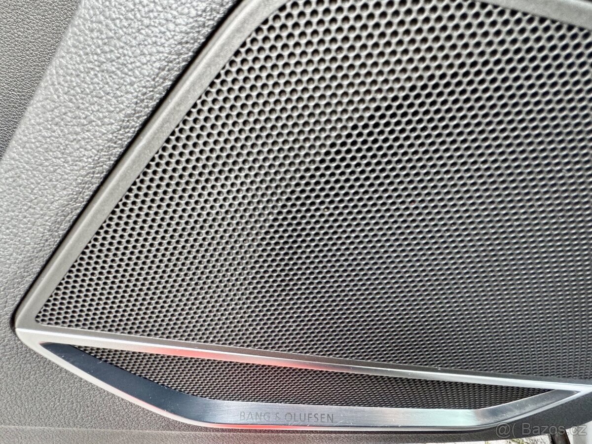 Audi RSQ3, 2.5,PŘEDPLACENÝ SERVIS120000KM - 13