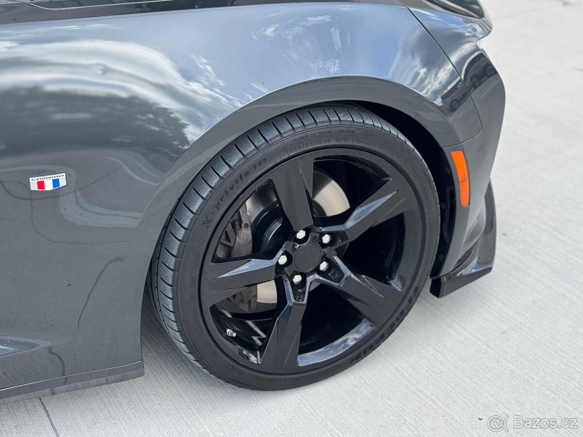 Chevrolet Camaro 6.2 V8 A/T 2017 - 13