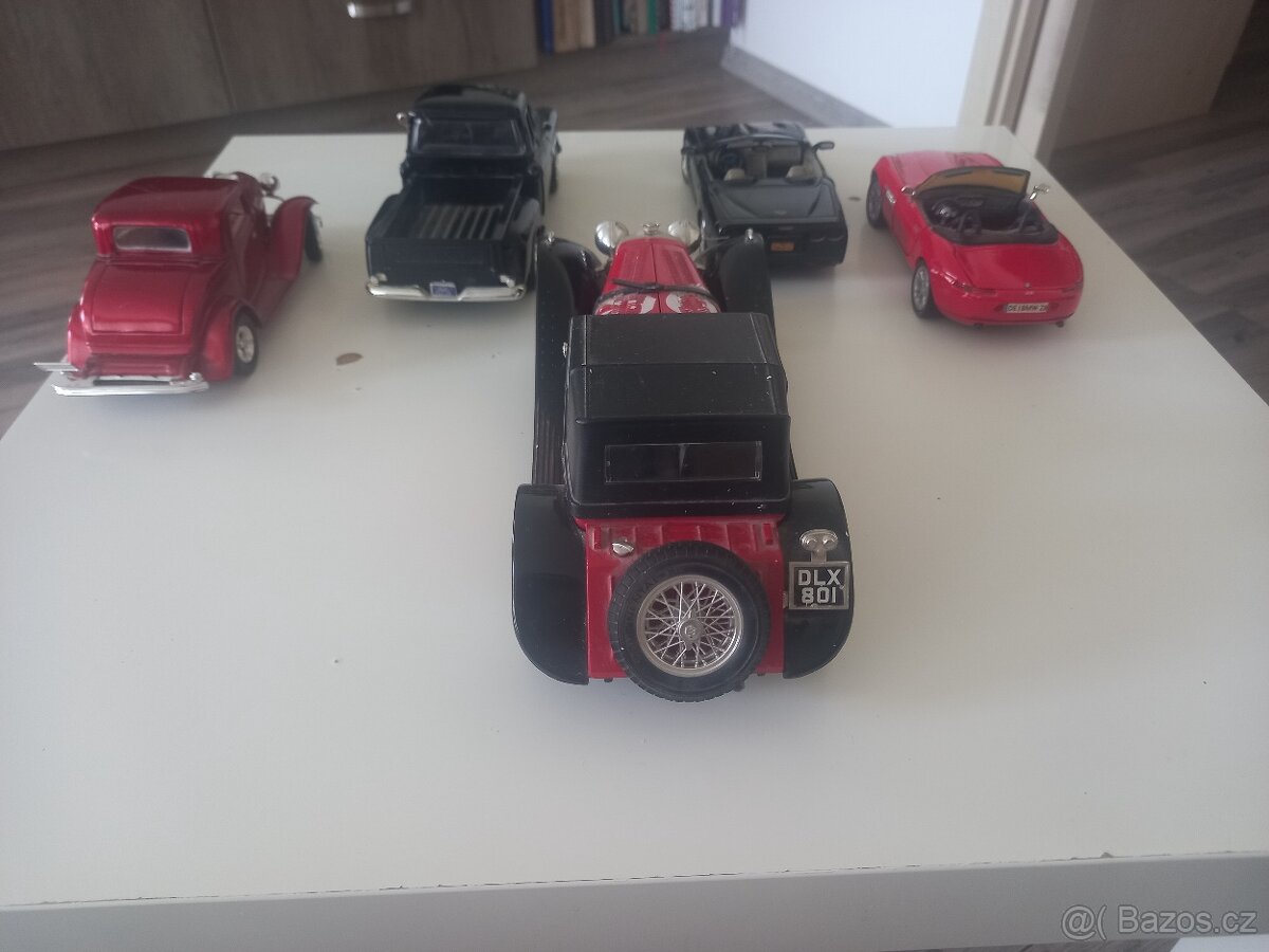 Modely aut - 13