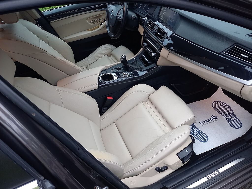 BMW 520D-135kW-digiklima+alu+kůže - 13