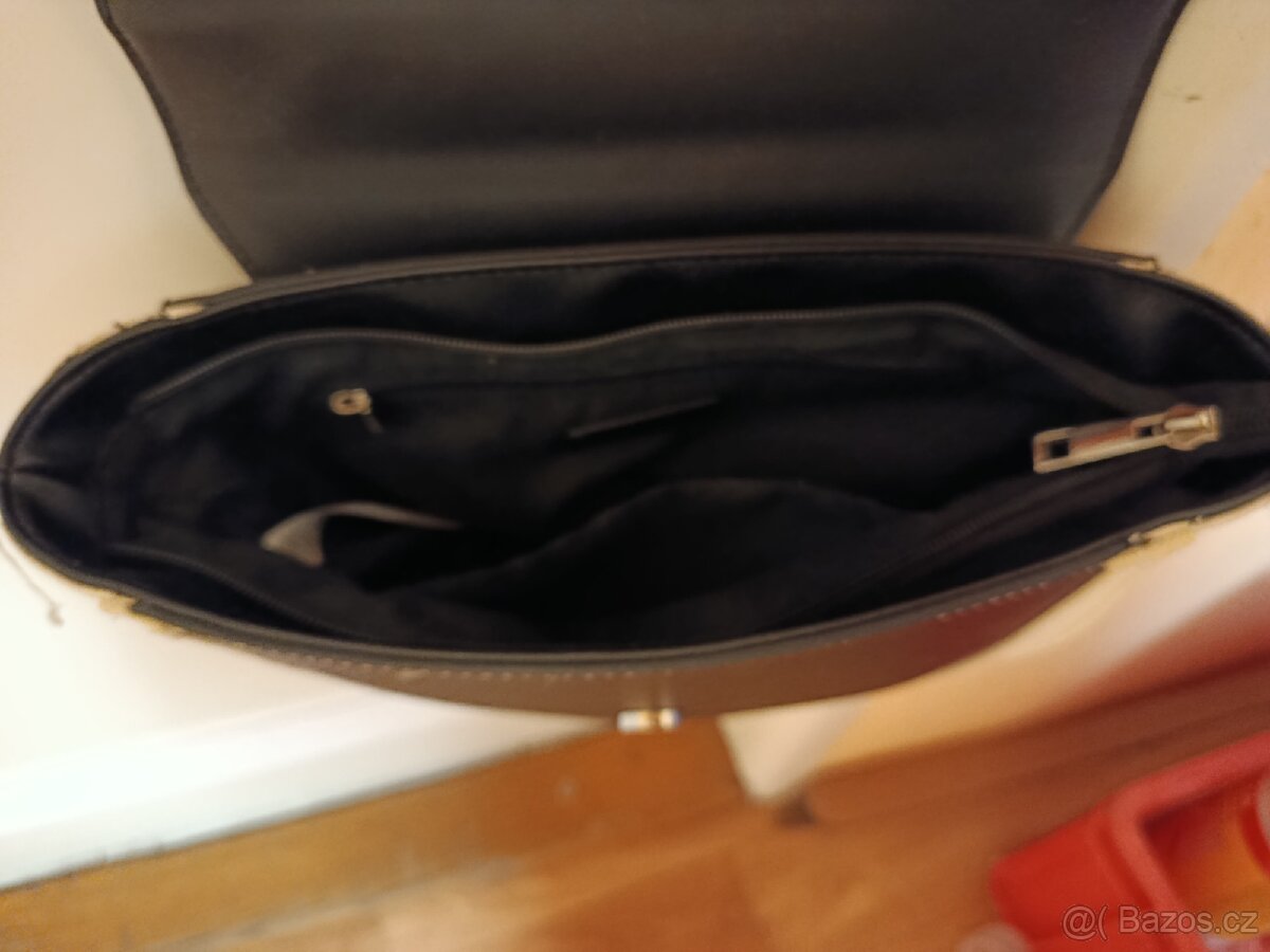 Prodám školní pouzdro.Dámskou kabelku - 13