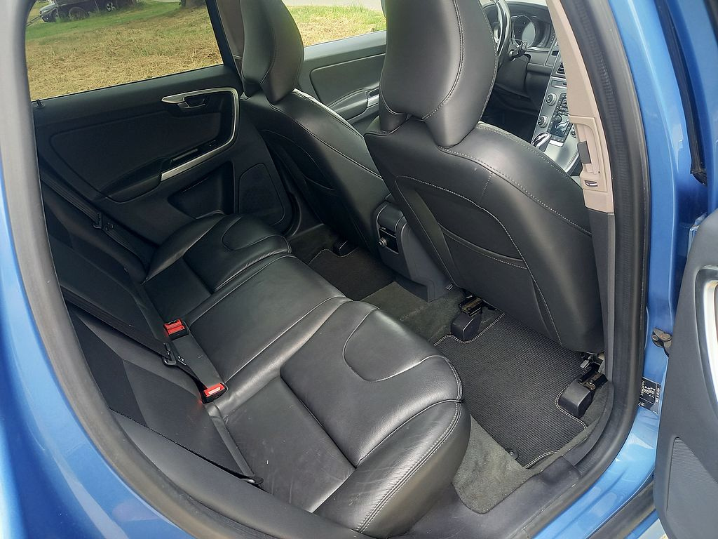 Volvo XC60 2.0D4 140kw+Automat+DPH+ROZVODY - 13