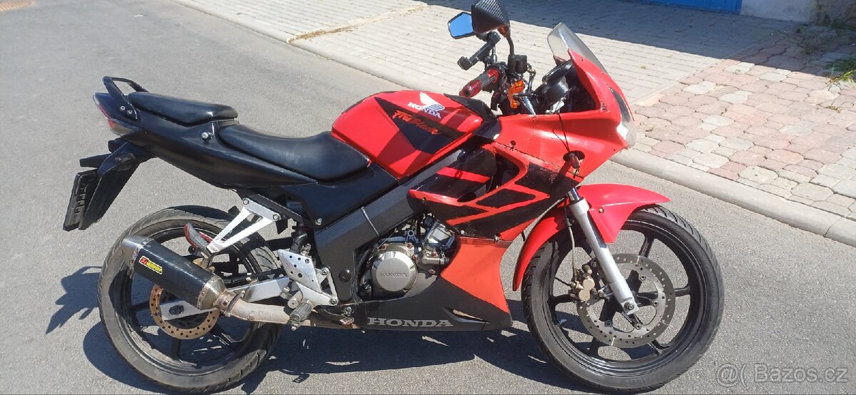Honda 125 CBR - 13