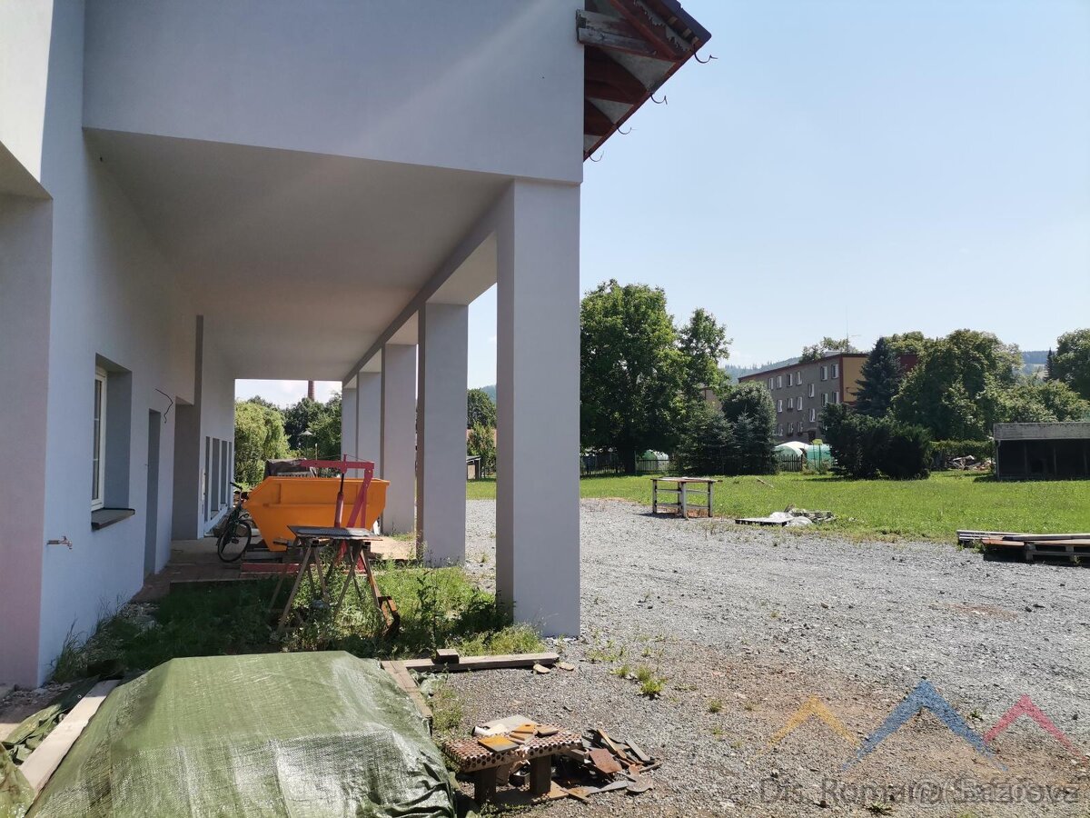 Pronájem komerčního prostoru - 13