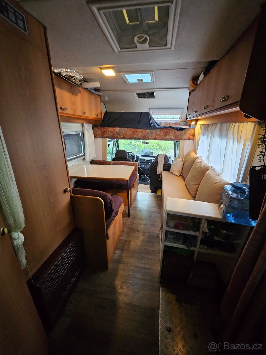 Obytný automobil Ford Transit - 13