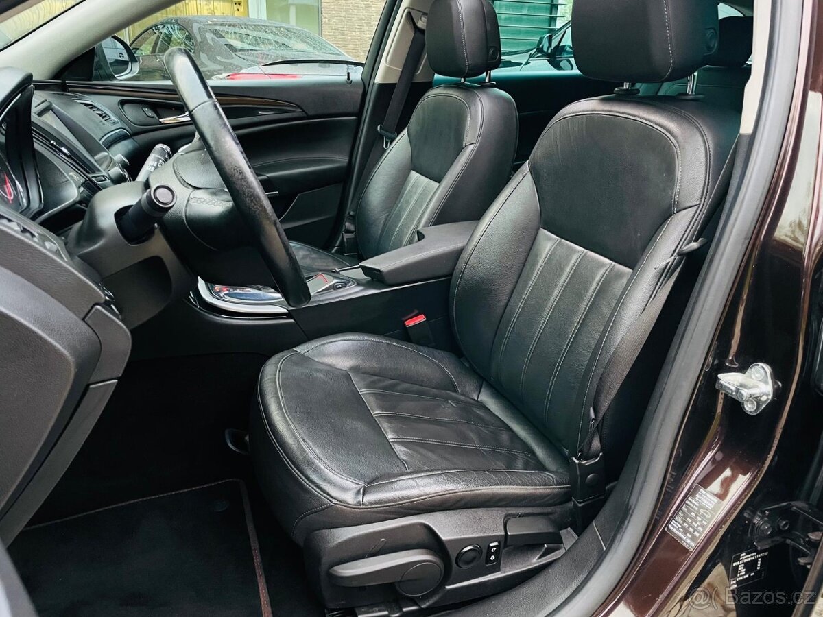 Opel Insignia 2.0CDTi 120KW AUTOMAT LED SERVISKA TAŽNÉ - 13