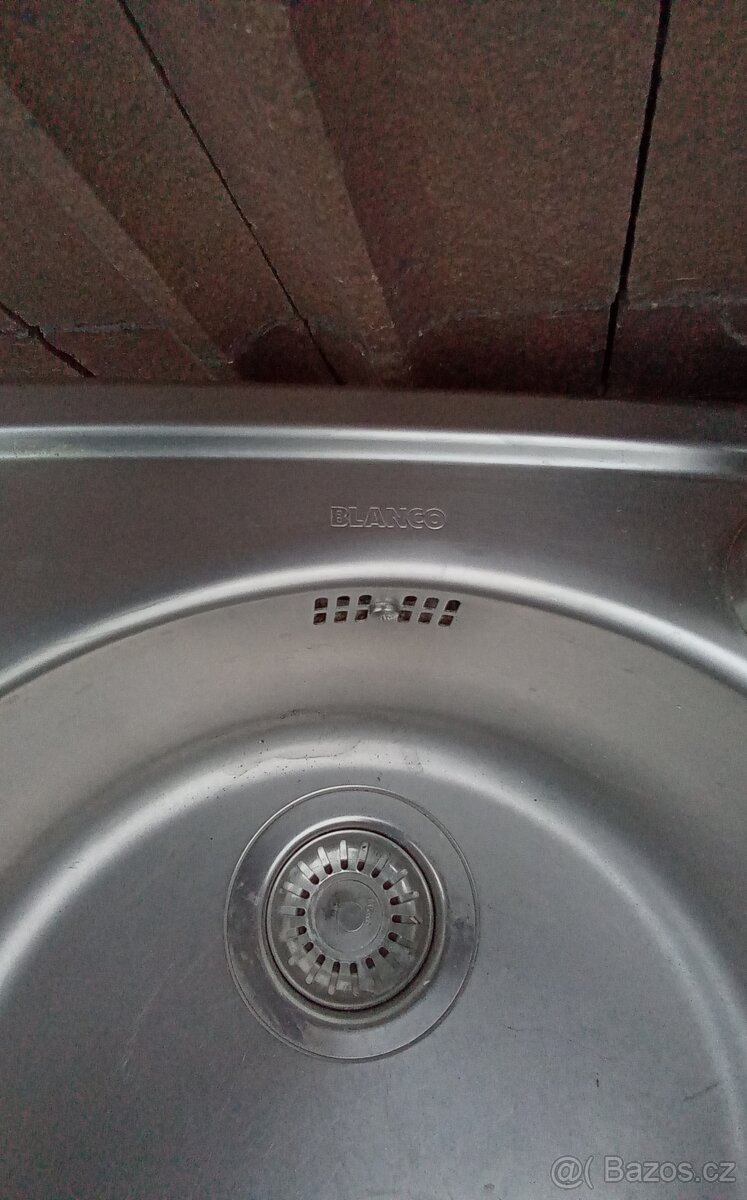 NEREZOVÝ DŘEZ - 13