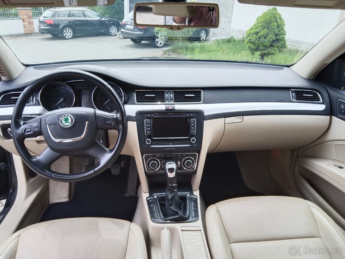 Škoda Superb 2 elegance,exklusive 4x4 kombi - 13