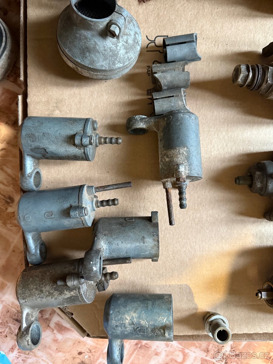 Karburátory Jawa pérák,čz 150c - 13