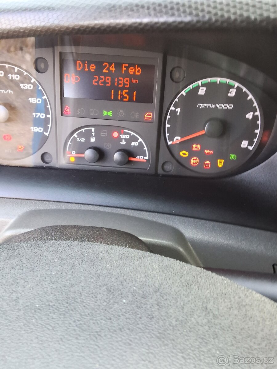 Obytný automobil IVECO DAILY. - 13