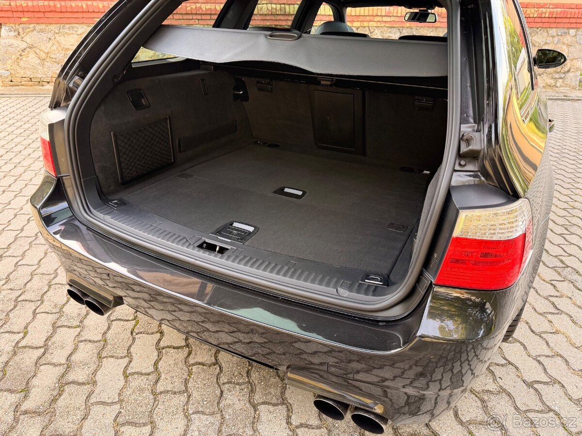 BMW M5 Touring E61 V10 - 13