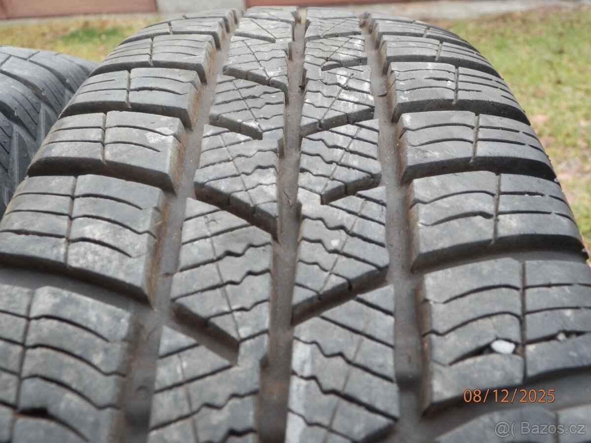 2xObutá zimní kola ŠKODA FELICIA 13tky BARUM 165/70 R13 - 13