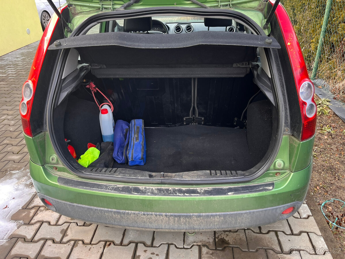 prodám Ford Fiesta 1,3 44kw , 2006 - 13