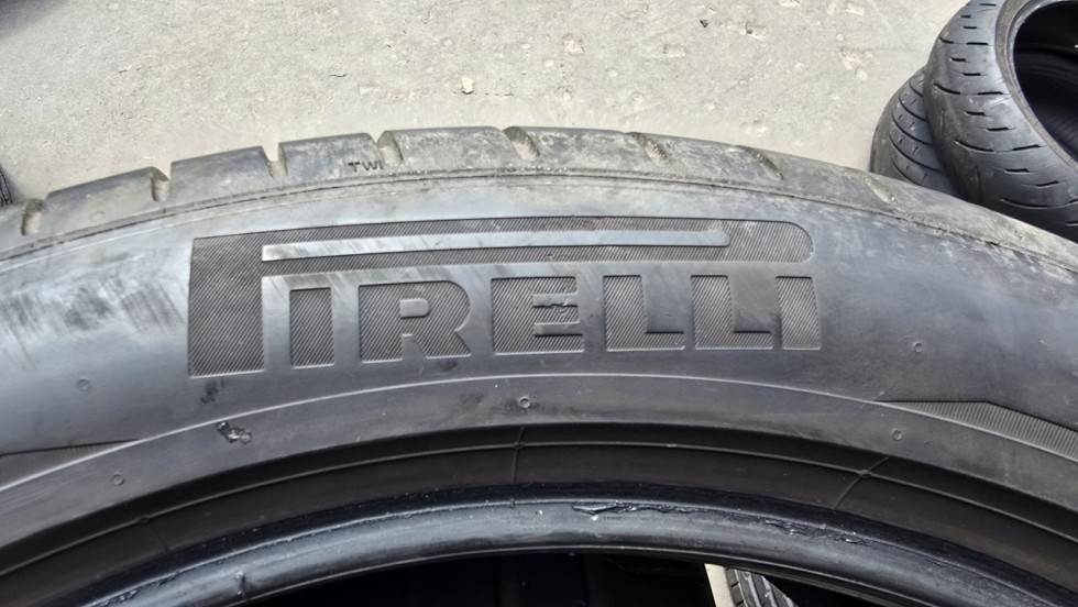 Letní pneu 275/40/20 Pirelli Run Flat - 13